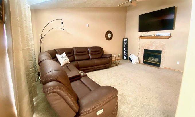 Sioux Falls House | *Captivating Twin Home on quiet street close to lots of attractions*