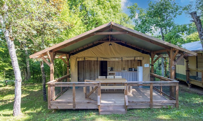 Saint-Martial-de-Nabirat RV Rental | Caravan 'Lodge 8 Personnes' with Shared Pool, Private Terrace and Wi-Fi