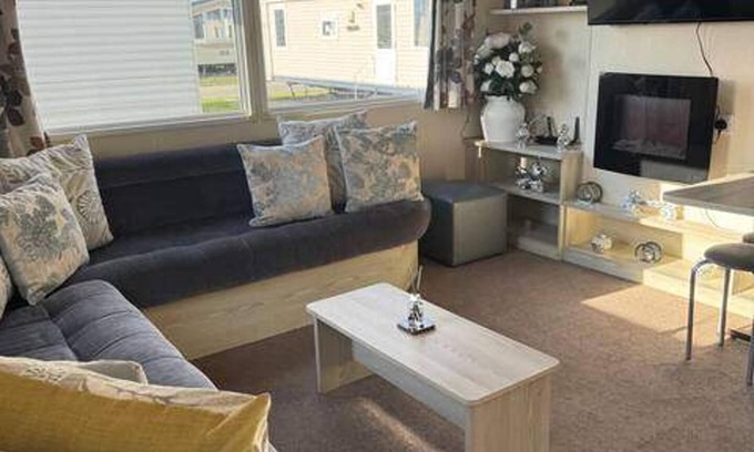 Rhyl Cabin | Caravan Emma 2 Bed Robin Hood