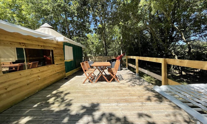 Saint-Gildas-de-Rhuys RV Rental | Caravan 'Tente Aménagée Pleine Nature' with Private Terrace