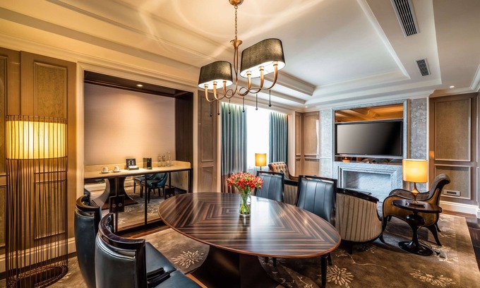 Dong Khoi Hotel | Caravelle Saigon