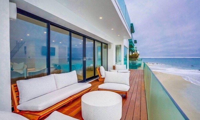 Eastern Malibu House | CARBON BEACH, MALIBU, CA Billionaire's Beach, Dry Beach