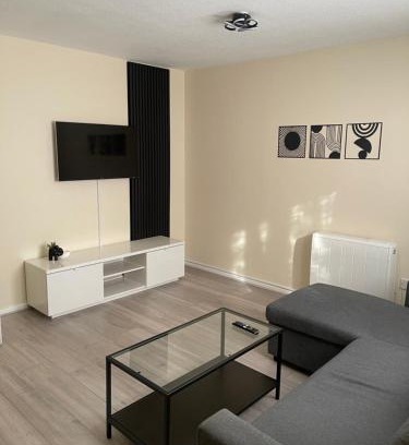Grangetown Apartment | Cardiff bay cosy apartment with parking