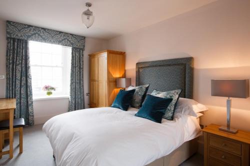 Cardigan House | Cardigan Castle