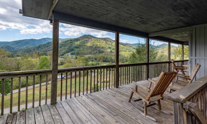 Canton Villa | Cardinal at Springdale: Resort Home with Golf and Pool Access!