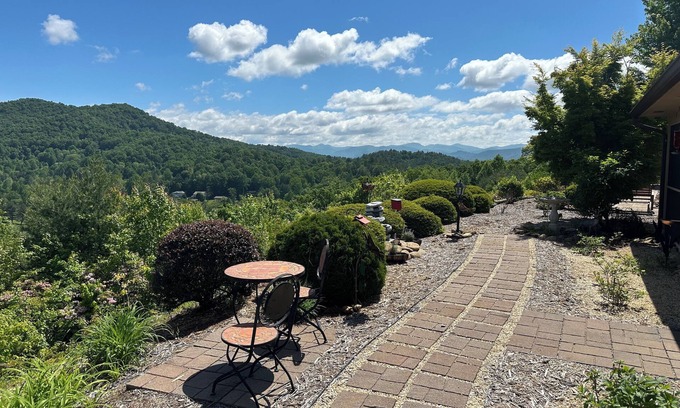 Franklin Villa | Cardinals Nest at RidgeCrest Villa in the Smoky Mountains