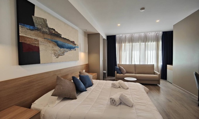 Oristano Historic Centre House | Carducci Art Guesthouse