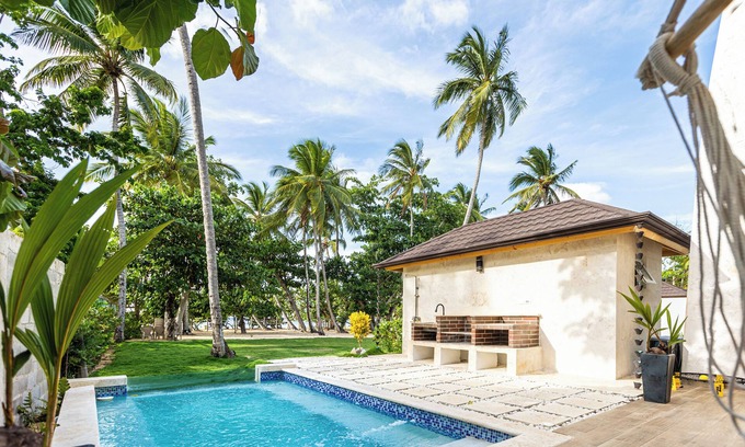 Portillo House | Caribbean 6BR Villa | Beachfront & Pool