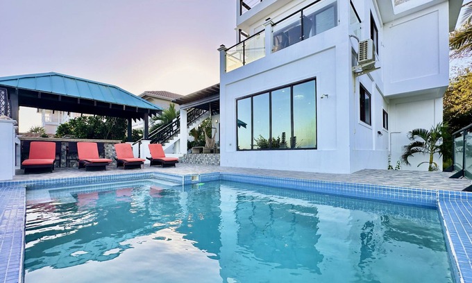 Antoneys Cay House | Caribbean Tower @Lighthouse Estates, West Bay