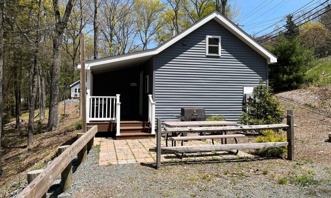 Tafton Cabin | Carins 13 - Lakeside Cabins