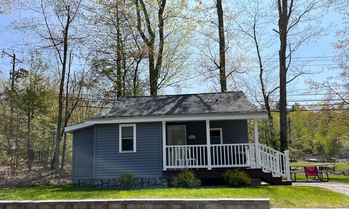 Tafton Cabin | Carins 6 - Lakeside Cabins