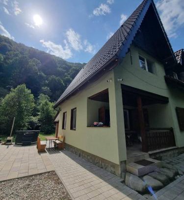 Talmaciu House | Carla Maria House