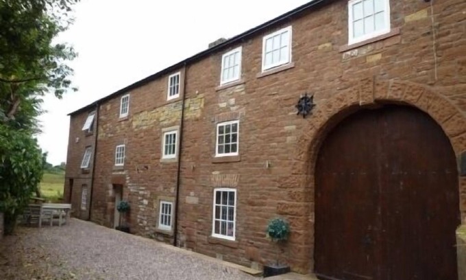Carlisle Cottage | CARLETON MILL COTTAGE, family friendly, with a garden in Carlisle