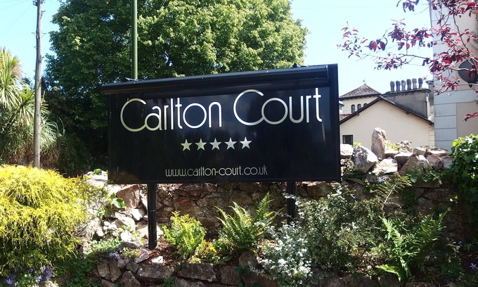 Torquay Bed & Breakfast | Carlton Court