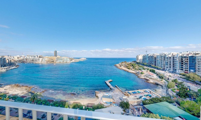 Tower Road Hotel | Carlton Hotel