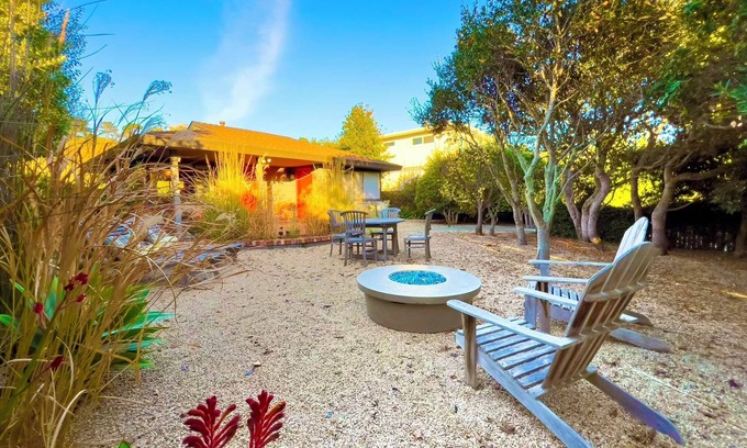 Carmel House | Carmel Cottage by the sea LuxeC