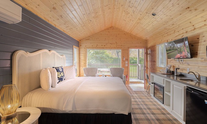 Mission Fields Hotel | Carmel River Inn & Cottages