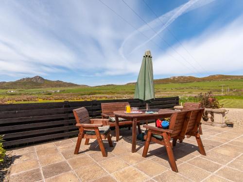 St Brides House | Carn Llidi Cottage