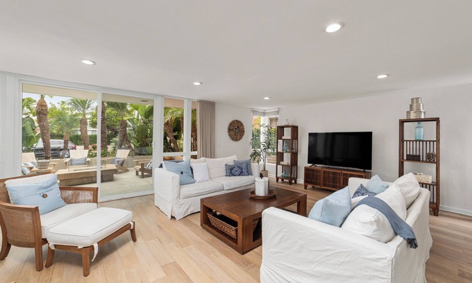 Corona del Mar Villa | Carnation Villa – Gorgeous 3 BDR