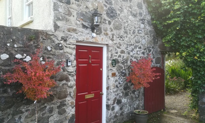 Broughshane House | Carncairn West Wing, lovely private appartment