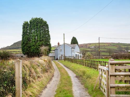Stenalees House | Carneggo