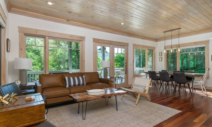 Laurel Ridge House | Carolina Blue | Pet Friendly, Deck, Treetop Views