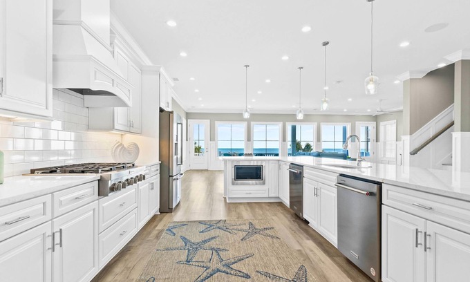 Crescent Beach House | Carolina Breeze 8BR Luxury Vacation Home