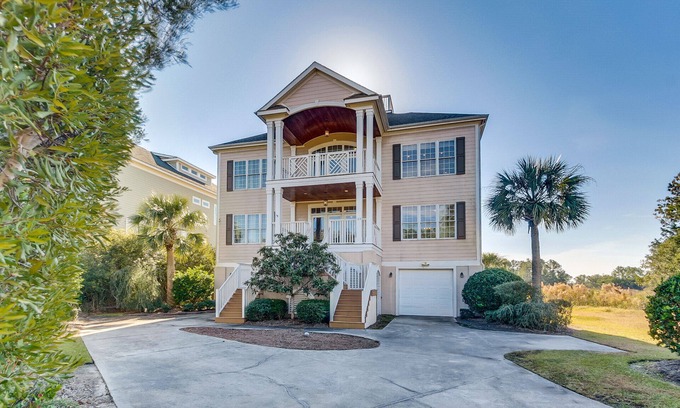 Debordieu Colony House | Carolina Dreamin' Beautiful southern home in DeBordieu -Great for families!