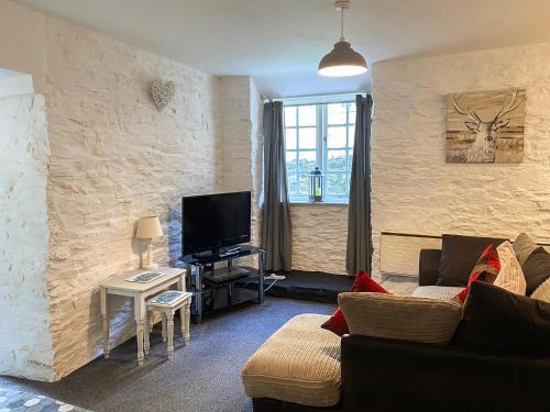 Liskeard House | Carpenters Cottage - Cv17