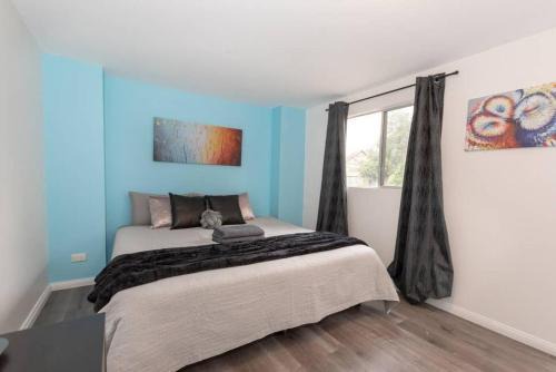 Carramar House | Carramar Studio King Bed Private Rm 1min to Station