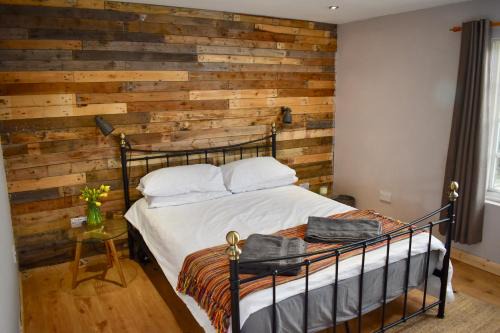 Haverfordwest House | Carreg Yr Onnen