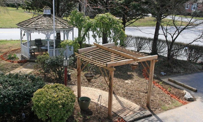 Gordonville Bed & Breakfast | Carriage Corner Bed & Breakfast