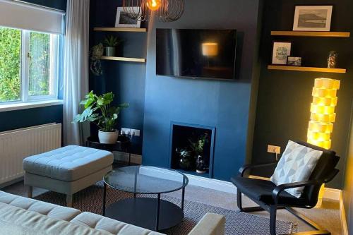 Carrickfergus House | Carrick Retreat - Free off street parking