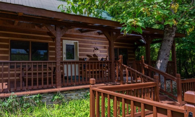 Cosby Cabin | Carries Cabin-ultimate privacy on 30 acres