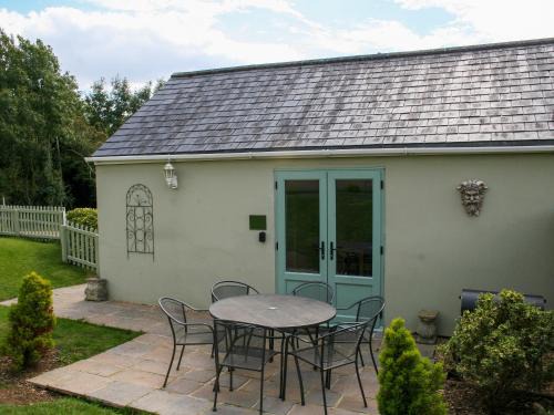 Manton House | Carrot Cottage - Uk32609