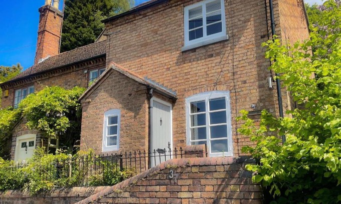 Ironbridge House | Carrow Cottage
