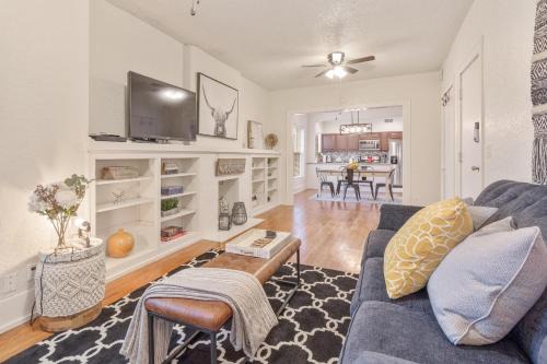 Downtown Tulsa Apartment | Carson Flats Apt 5 - 1BR Near BOK, OSU Med, Dtwn