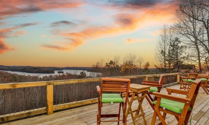 Ellijay Cabin | Carter`s Lake Overlook