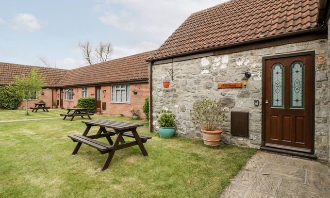 Lympsham Cottage | CARTHOUSE, pet friendly, character holiday cottage in Brean