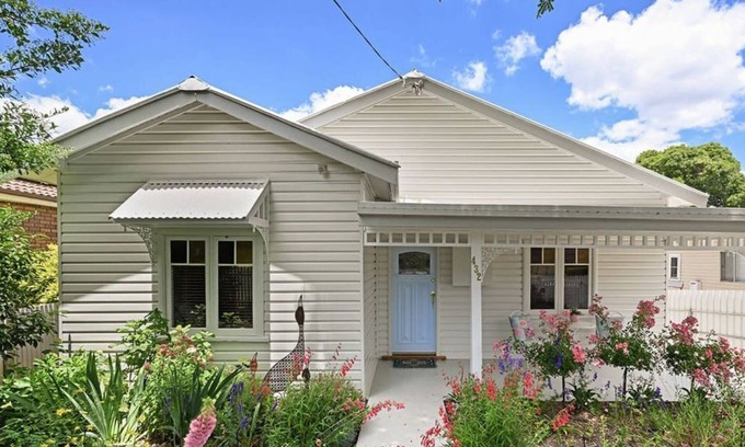 Orange East House | Carwyn Cottage - Impeccably Styled, Circa 1940s