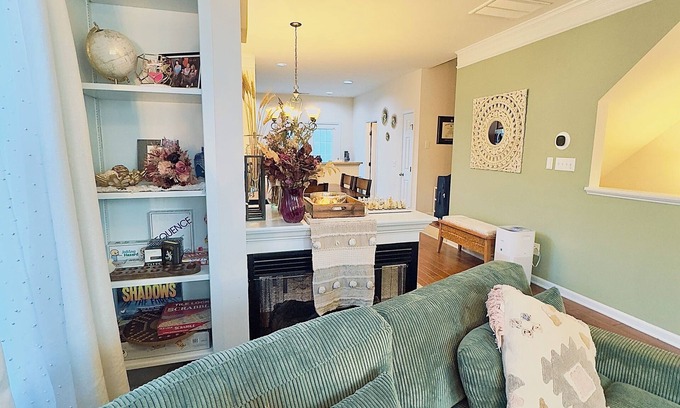 Cary House | ☀ Cary: Private & Spacious Townhome ☀