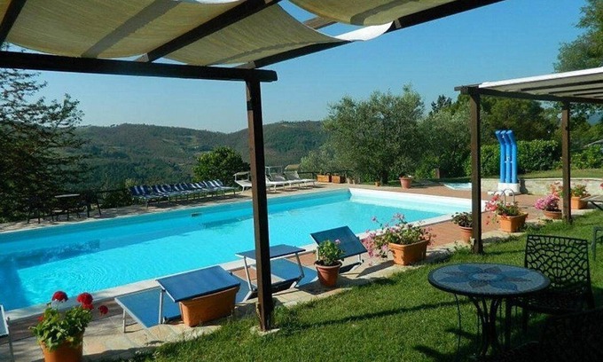 Monte Santa Maria Tiberina House | Casa Brina C: A characteristic and welcoming apartment that is part of an ancient country house made of stone, with Free WI-FI.