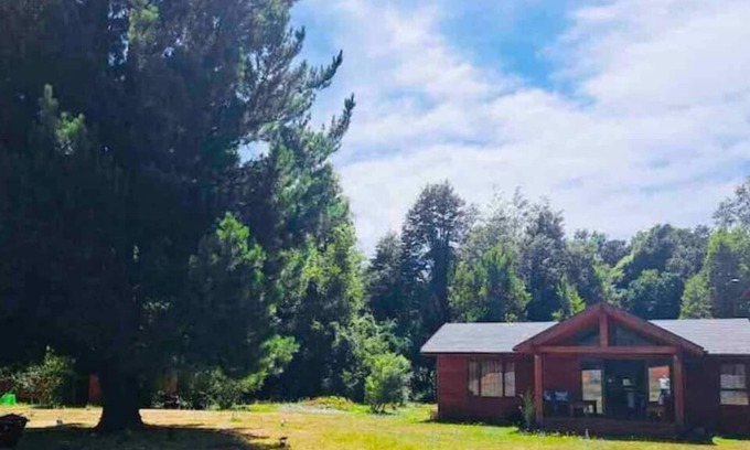 Pucon Cabin | Casa 1 - Muy acogedora y a orilla del río - Pucón