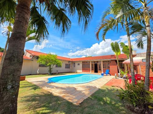 Foz do Iguacu House | Casa 3 suítes 5km das Cataratas