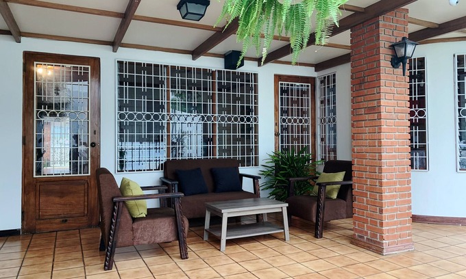 Pavas Bed & Breakfast | CASA 8 BED AND BREDKFAST