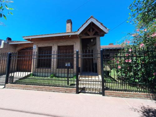 Necochea House | Casa a 2 cuadras de la playa