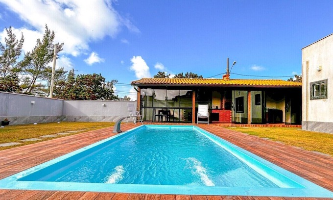 Unamar Ski Chalet | Casa a poucos metros da Praia do Coral - Cabo Frio