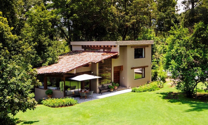 Valle de Bravo Villa | Casa Abi - Garden and River Retreat