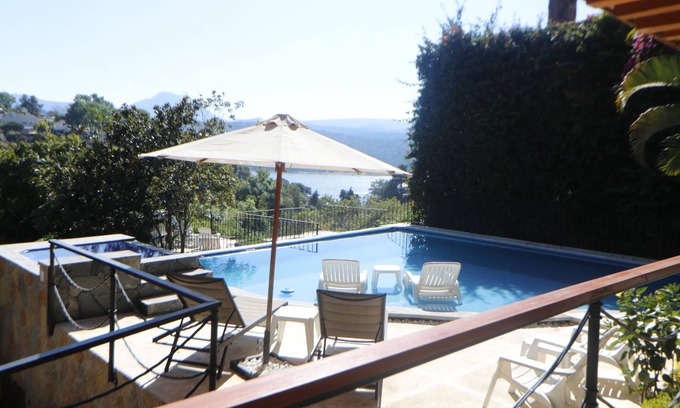 Valle de Bravo House | Casa Acento