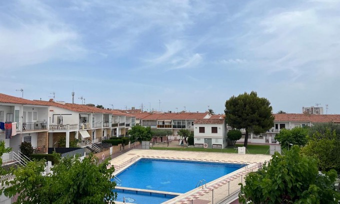 El Vendrell House | Casa adosada con piscina en Comarruga